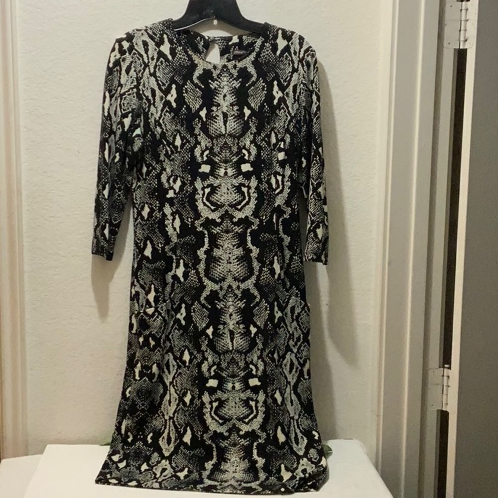 J. McLaughlin Black & White Animal Print Stretchy Dress with Pockets Size M